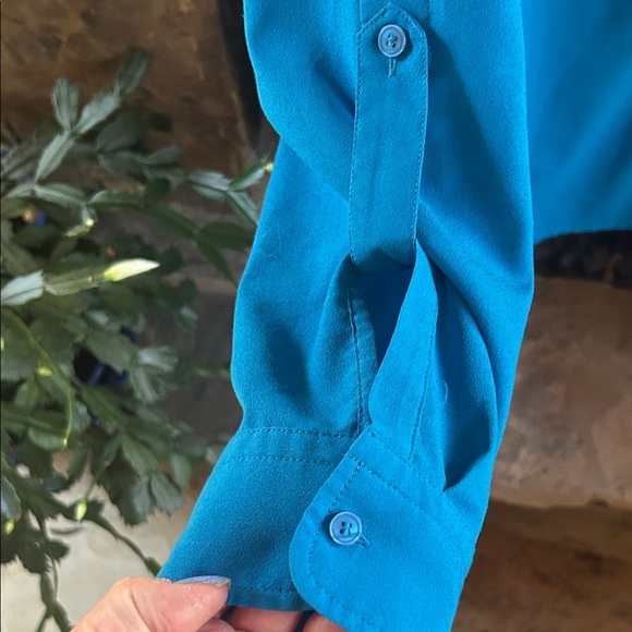 Talbots Vibrant Teal Blue Button-Down Long Sleeve Blouse; Size M; No Iron! - Picture 7 of 10